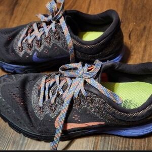 Womens Sz 5 Nike Zoom Regrind Running Shoes in Great Condition